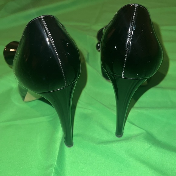 Elegant Black Patent Leather Valentino Heels with Bow size 37.5 - Picture 16 of 16